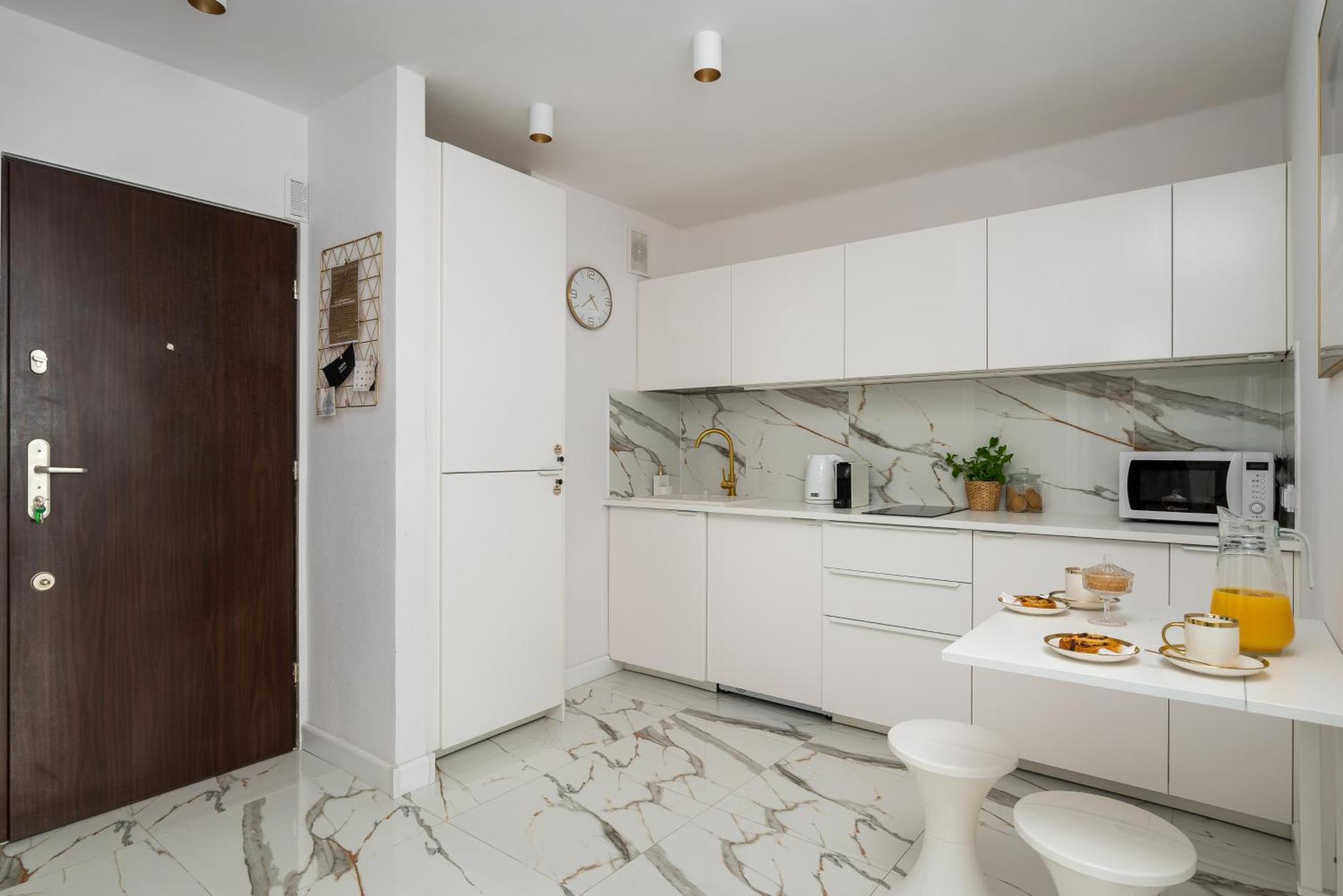 Gold Premium Central Suite 950 M To Central Station Parking Warsaw Exterior photo